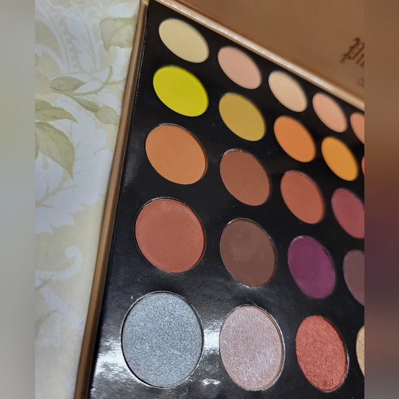 Pinky Rose Rustic Rose Palette - Picture 3 of 9